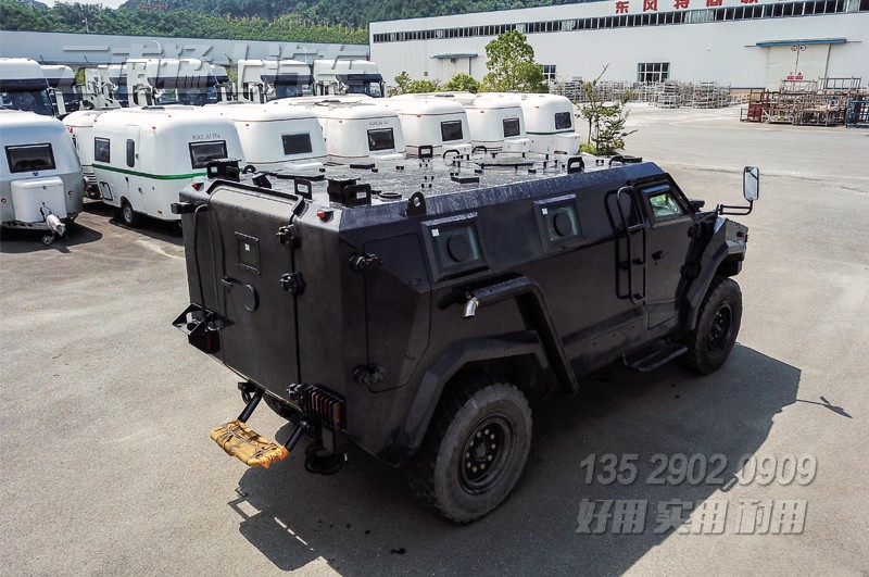 東風猛士四驅裝甲車,EQ5091猛士車,第三代東風猛士,東風猛士車出口,防護型猛士裝甲車,東風猛士越野車