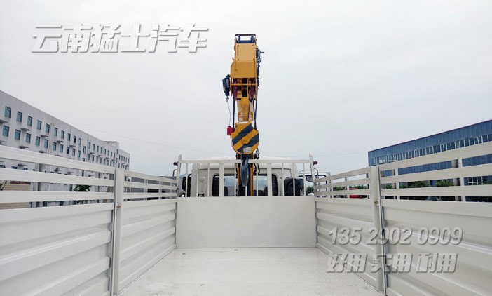 東風天錦隨車吊,4*2隨車起重運輸車,徐工5噸隨車吊,東風天錦底盤改裝,東風專用車廠家