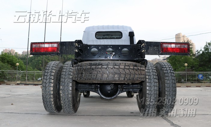 四驅(qū)雙排越野車(chē),越野專用車(chē)底盤(pán),東風(fēng)多利卡底盤(pán),四驅(qū)輕卡底盤(pán),東風(fēng)小霸王越野車(chē),140馬力卡車(chē)底盤(pán)