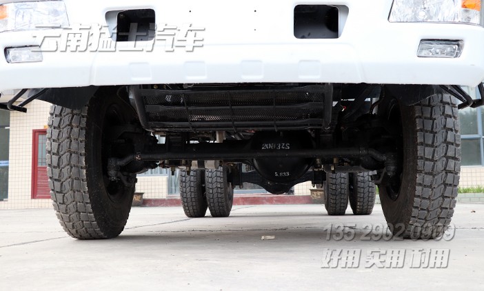 四驅(qū)雙排越野車(chē),越野專用車(chē)底盤(pán),東風(fēng)多利卡底盤(pán),四驅(qū)輕卡底盤(pán),東風(fēng)小霸王越野車(chē),140馬力卡車(chē)底盤(pán)