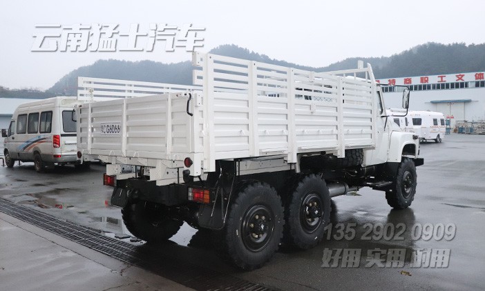 東風六驅越野車,東風尖頭卡車,四驅六驅長頭卡車,東風卡車出口,EQ240,6*6越野運輸車