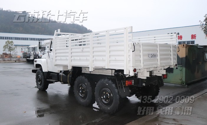 東風六驅越野車,東風尖頭卡車,四驅六驅長頭卡車,東風卡車出口,EQ240,6*6越野運輸車