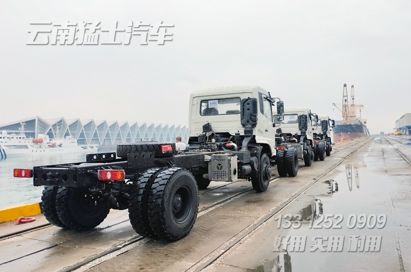 出口菲律賓底盤,出口新加坡車輛,卡車底盤出口,四驅天錦底盤,出口專用車,自卸汽車出口