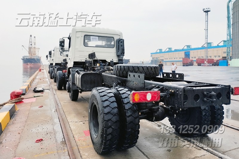 出口菲律賓底盤,出口新加坡車輛,卡車底盤出口,四驅天錦底盤,出口專用車,自卸汽車出口
