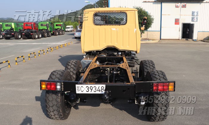 雙排尖頭卡車,六驅越野底盤,長頭卡車底盤改裝,雙排2082底盤,定制款底盤出口