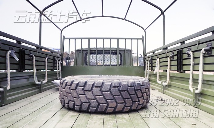 六驅裝甲車,越野運兵車,防護型裝甲車,防彈越野車,長頭運兵車,國際維和車,部隊訓練指揮車,越野專用車,定制化出口車改裝