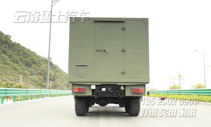 東風六驅越野車,雙排越野卡車,東風炊事車,東風救援工具車,東風衛星通訊車,房車改裝廠家,東風方艙指揮車,EQ2102雙排