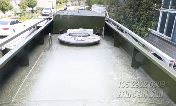 東風六驅加運油車,10方加油車,尖頭加油車,EQ2100改裝,加油車銷售,多功能罐式運輸車