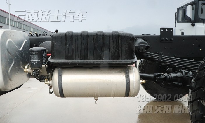 東風四驅底盤,越野專用車底盤,專用車底盤定制,卡車底盤出口,16噸底盤,4*4卡車底盤