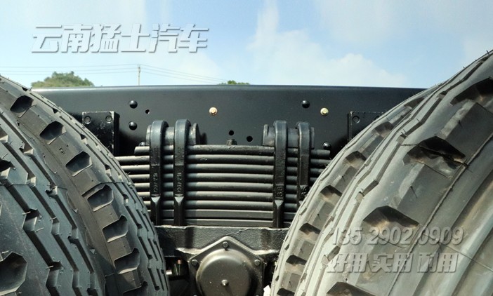 東風8*4底盤,專用車底盤改裝,東風重型底盤出口,四橋卡車底盤,30噸底盤出口