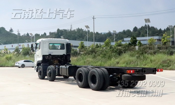 東風8*4底盤,專用車底盤改裝,東風重型底盤出口,四橋卡車底盤,30噸底盤出口