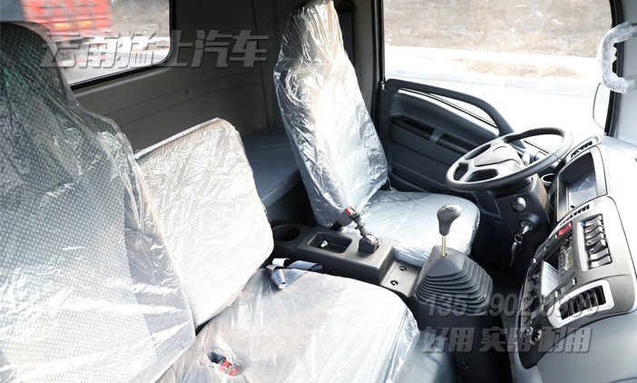 新款卡車底盤,六驅卡車,越野車底盤,專用車改裝,6*6出口型卡車,平頭2082,后八輪越野車
