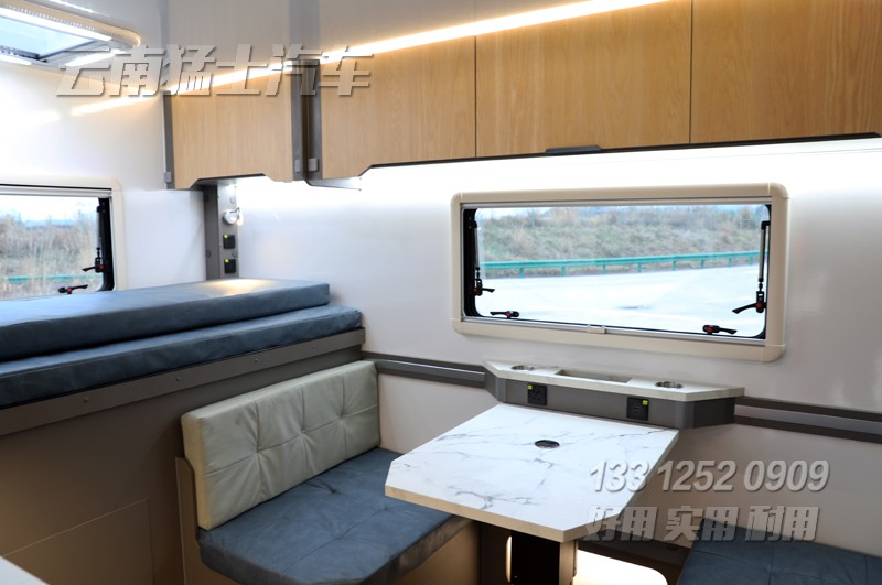 四驅依維柯房車,房車內飾,房車布局,房車功能,房車設計廠家
