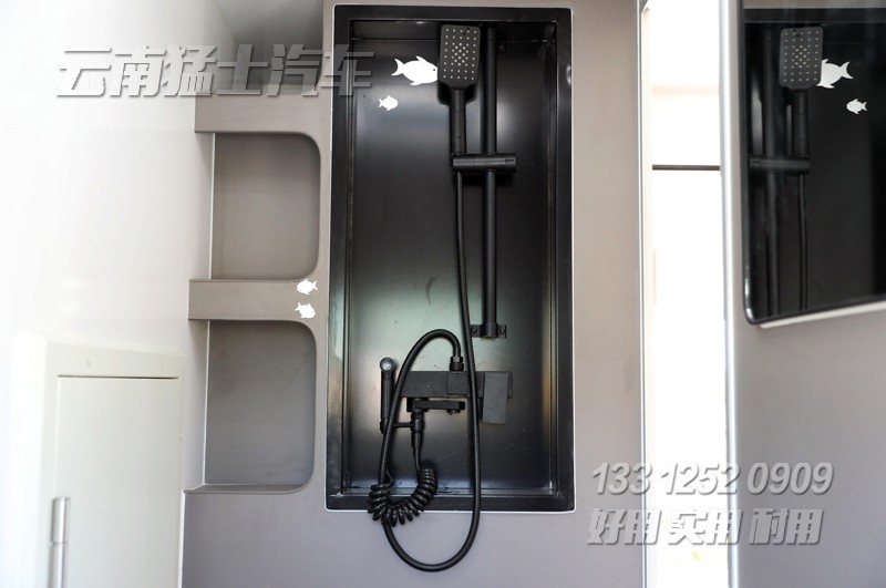 四驅依維柯房車,房車內飾,房車布局,房車功能,房車設計廠家