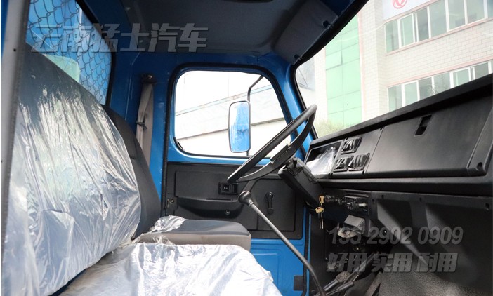 EQ2100自卸汽車(chē),5噸尖頭自卸車(chē),東風(fēng)藍(lán)自卸車(chē),出口車(chē)專(zhuān)供,六驅(qū)自卸車(chē),6*6公路運(yùn)輸車(chē)