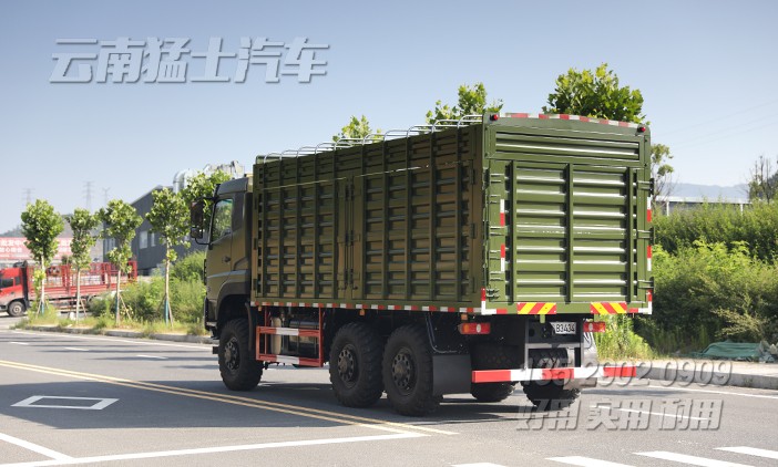 重型載貨卡車,物流運輸車,東風六驅卡車,340馬力越野車,5.8米貨箱貨車,6*6高墻板貨車,出口專用車,載15噸越野卡車