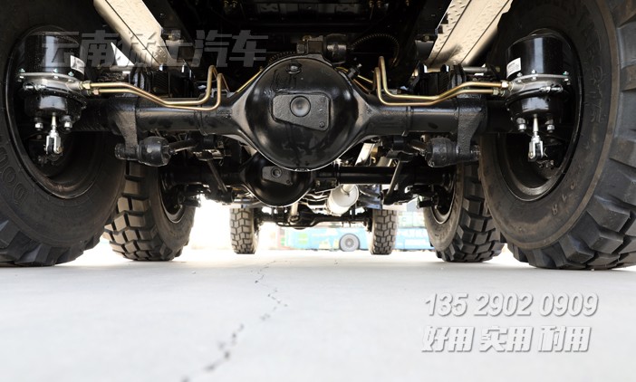 長頭越野車,EQ240,六驅越野車,長頭經典卡車,絞盤卡車