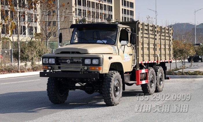 東風EQ240,二汽尖頭車,六驅越野車配置,經典尖頭車