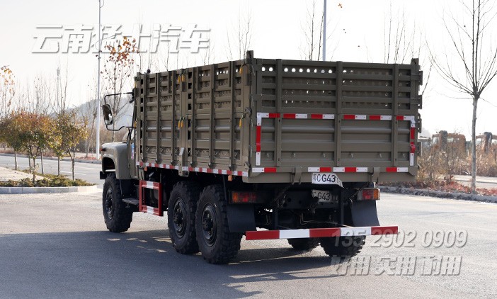 東風EQ240,二汽尖頭車,六驅越野車配置,經典尖頭車
