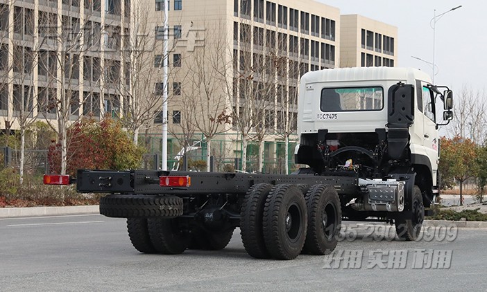 400馬力底盤,特種車底盤,越野專用車底盤,底盤改裝,定制化底盤,六驅重卡底盤,后八輪底盤
